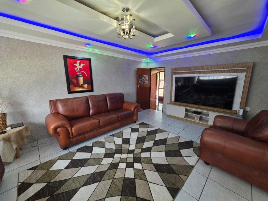 3 Bedroom Property for Sale in Vaalpark Free State